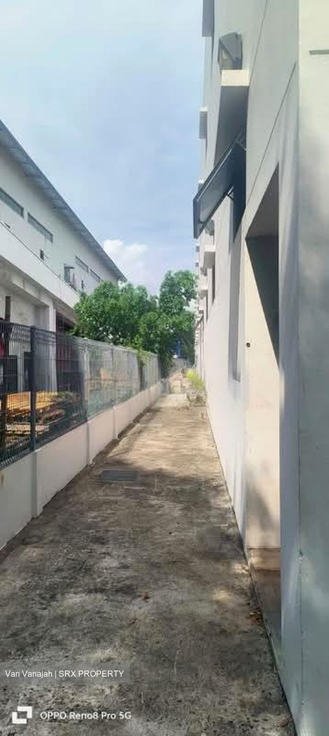 Tuas Bay Drive (D22), Factory #585363121